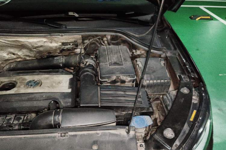 Used Volkswagen Tiguan 2015 1.8TSI Automatic Two-Wheel Drive Comfort Edition Engine Bay Left