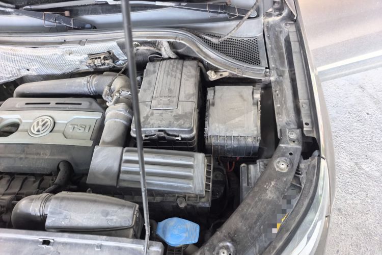 Used Volkswagen Tiguan 2015 1.8TSI Automatic Two-Wheel Drive Luxury Model Engine Bay Left
