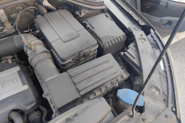Used Volkswagen Tiguan 2015 1.8TSI Automatic Two-Wheel Drive Luxury Model Engine Bay Left