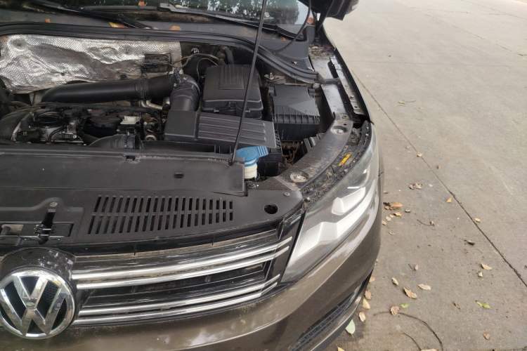 Used Volkswagen Tiguan 2015 1.8TSI Automatic Two-Wheel Drive Comfort Edition Engine Bay Left