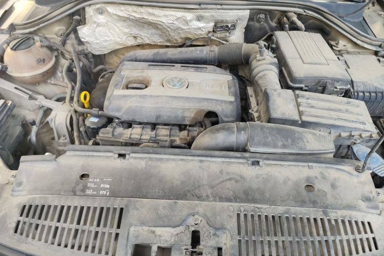 Used Volkswagen Tiguan 2015 1.8TSI Automatic Two-Wheel Drive Trend Edition Engine Bay