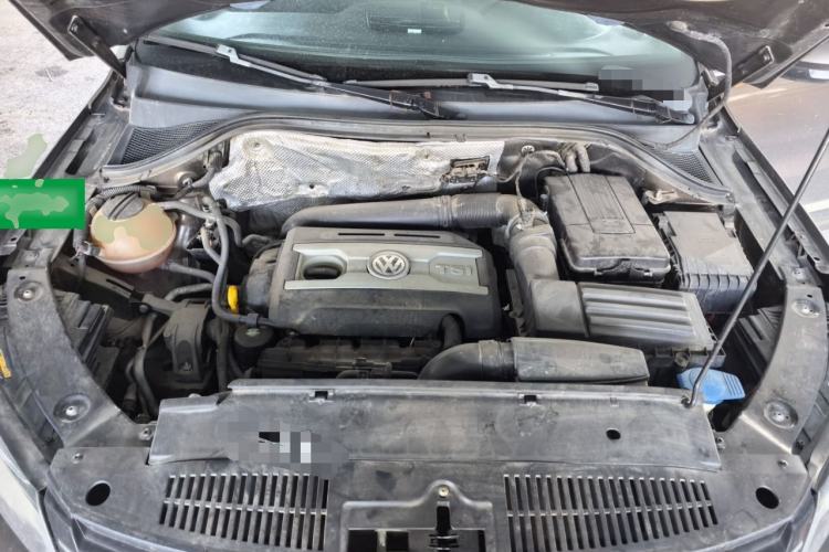 Used Volkswagen Tiguan 2015 1.8TSI Automatic Two-Wheel Drive Luxury Model Engine Bay
