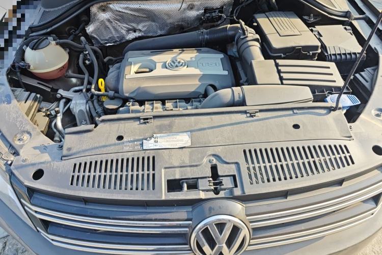 Used Volkswagen Tiguan 2015 1.8TSI Automatic Two-Wheel Drive Luxury Model Engine Bay