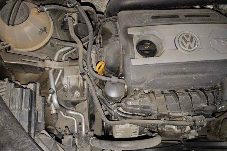 Used Volkswagen Tiguan 2015 1.8TSI Automatic Two-Wheel Drive Luxury Model Engine Bay Right