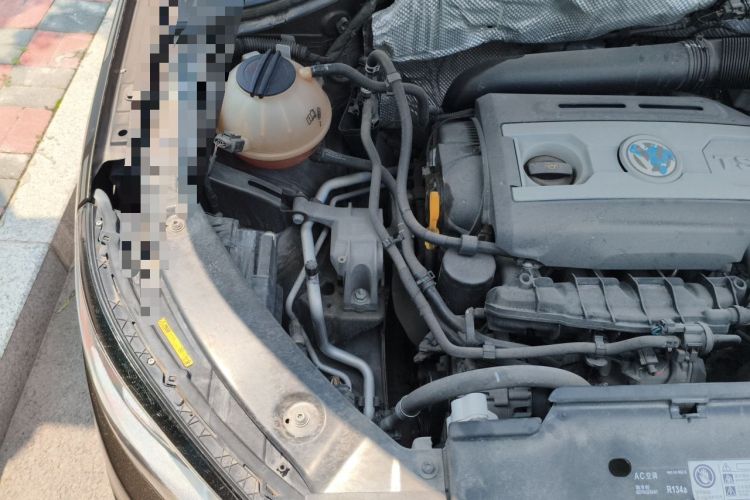 Used Volkswagen Tiguan 2015 1.8TSI Automatic Two-Wheel Drive Luxury Model Engine Bay Right
