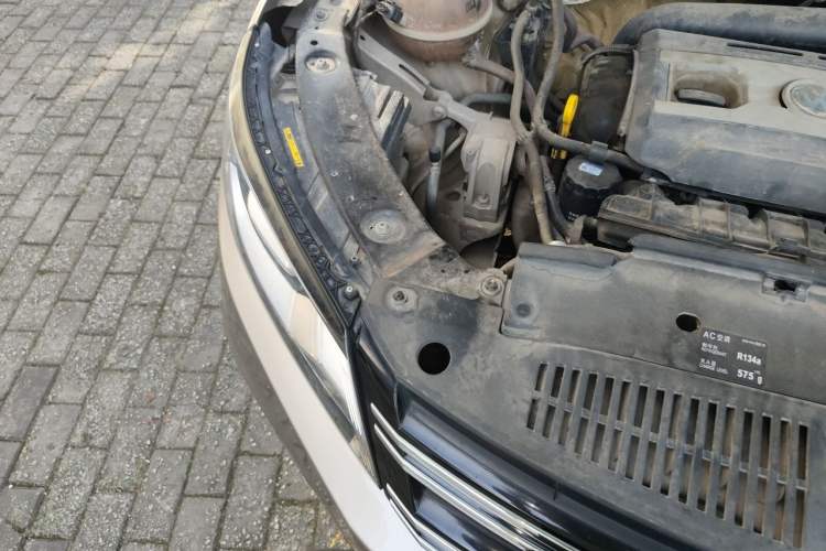 Used Volkswagen Tiguan 2015 1.8TSI Automatic Two-Wheel Drive Trend Edition Engine Bay Right