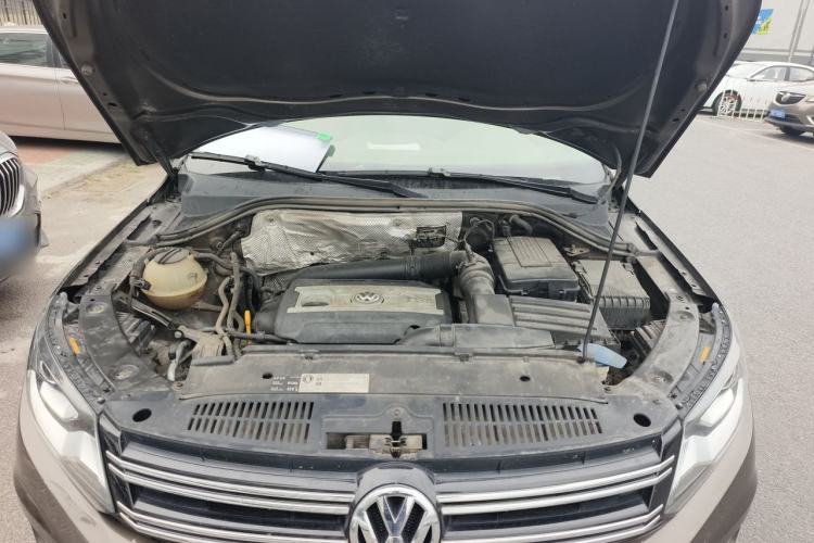 Used Volkswagen Tiguan 2015 1.8TSI Automatic Two-Wheel Drive Luxury Model Engine Bay