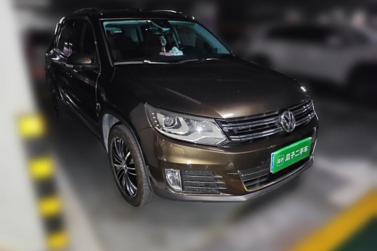 Used Volkswagen Tiguan 2015 2.0 TSI Automatic All-Wheel Drive Flagship Edition Front Right 45 Deg