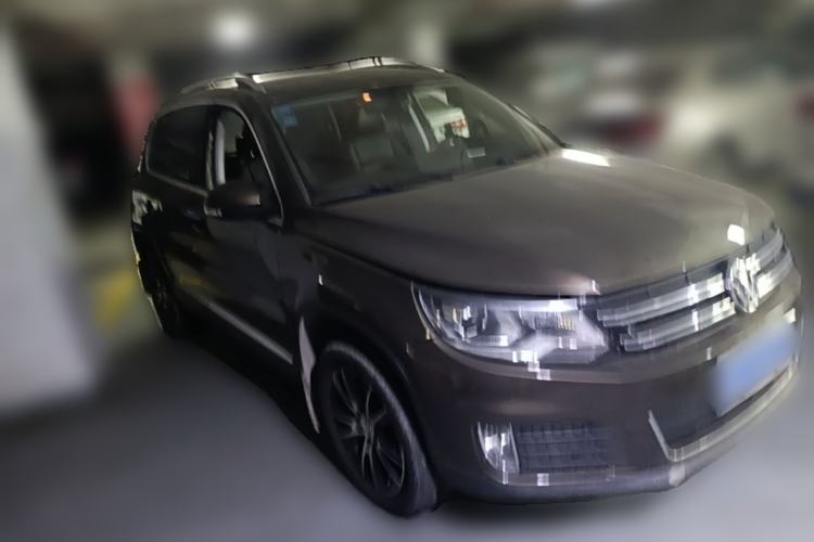 Used Volkswagen Tiguan 2015 1.8TSI Automatic Two-Wheel Drive Luxury Model Front Right 45 Deg