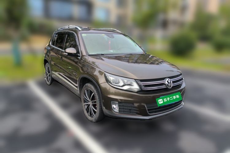 Used Volkswagen Tiguan 2015 2.0 TSI Automatic All-Wheel Drive Flagship Edition Front Right 45 Deg