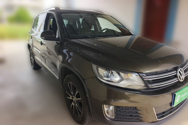 Used Volkswagen Tiguan 2015 1.8TSI Automatic Two-Wheel Drive Luxury Model Front Right 45 Deg