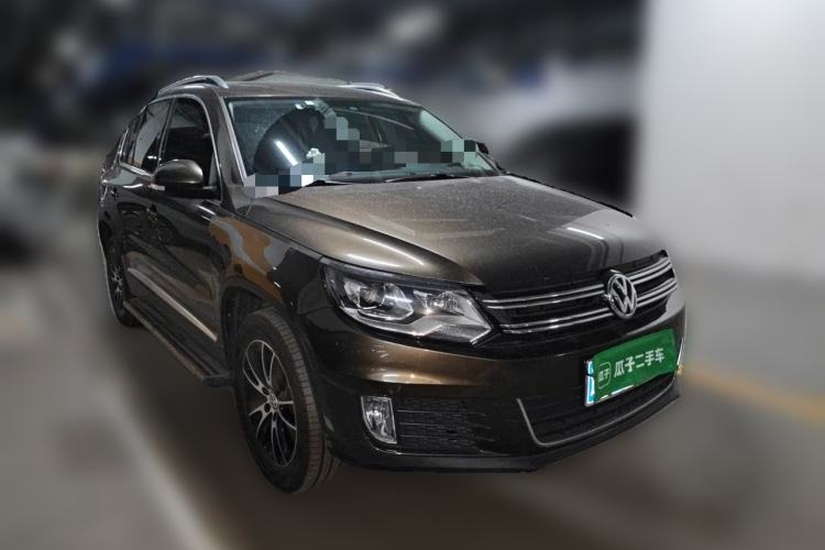 Used Volkswagen Tiguan 2015 1.8TSI Automatic Two-Wheel Drive Luxury Model Front Right 45 Deg