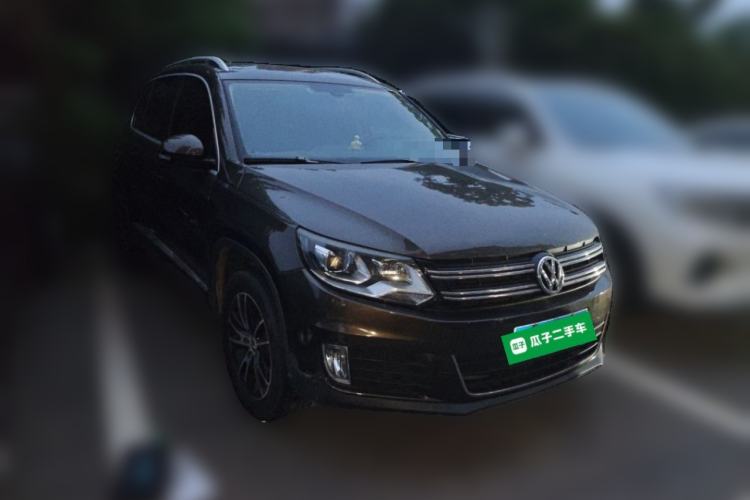 Used Volkswagen Tiguan 2015 1.8TSI Automatic Two-Wheel Drive Luxury Model Front Right 45 Deg