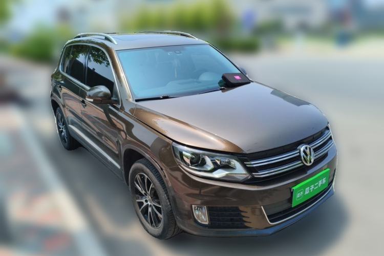 Used Volkswagen Tiguan 2015 1.8TSI Automatic Two-Wheel Drive Luxury Model Front Right 45 Deg