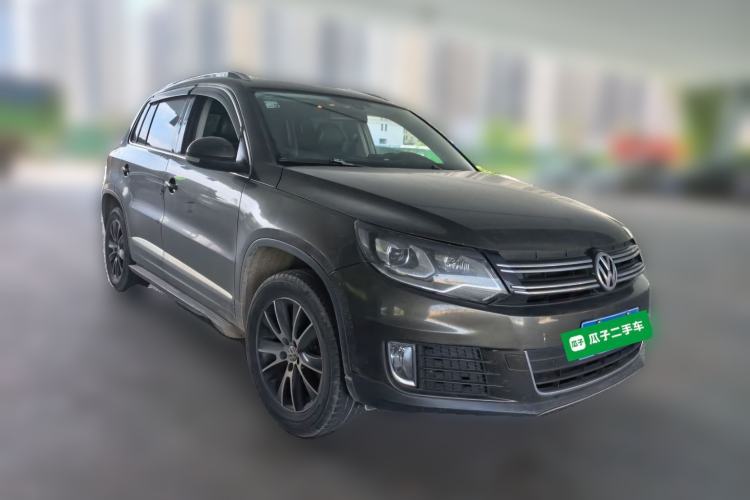 Used Volkswagen Tiguan 2015 1.8TSI Automatic Two-Wheel Drive Luxury Model Front Right 45 Deg