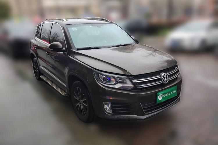 Used Volkswagen Tiguan 2015 1.8TSI Automatic Two-Wheel Drive Luxury Model Front Right 45 Deg
