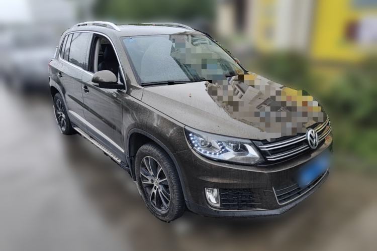 Used Volkswagen Tiguan 2015 2.0 TSI Automatic All-Wheel Drive Luxury Edition Front Right 45 Deg