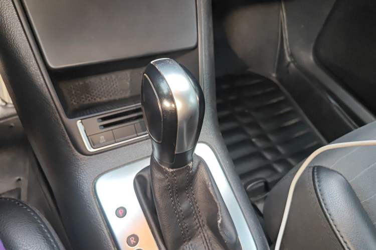 Used Volkswagen Tiguan 2015 1.8TSI Automatic Two-Wheel Drive Trend Edition Gear Lever