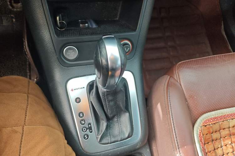 Used Volkswagen Tiguan 2015 1.8TSI Automatic All-Wheel-Drive Luxury Model Gear Lever