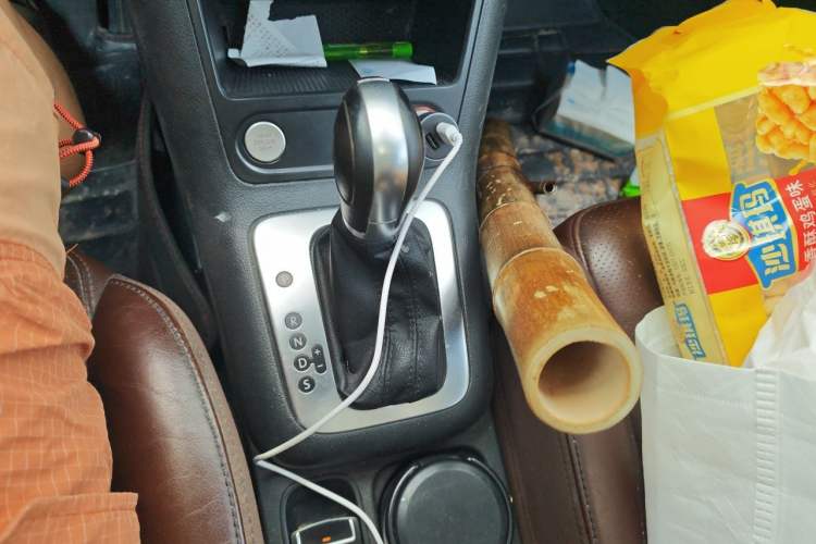 Used Volkswagen Tiguan 2015 1.8TSI Automatic Two-Wheel Drive Luxury Model Gear Lever