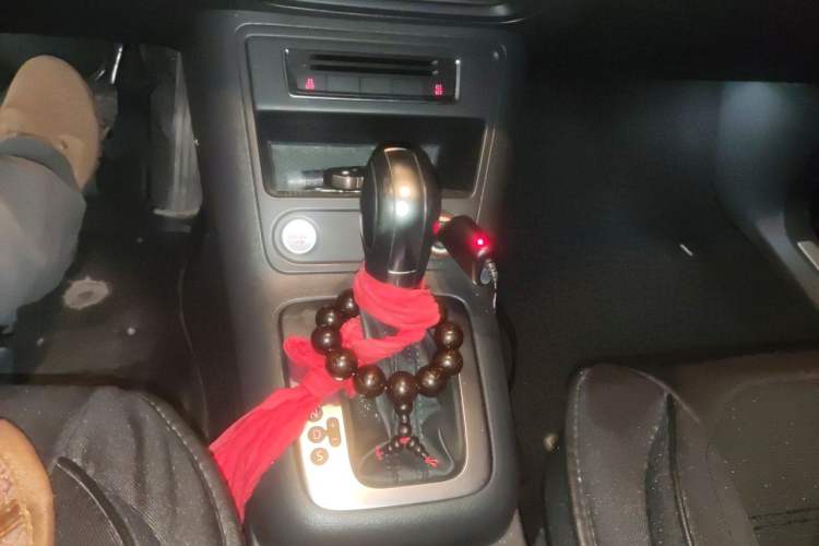 Used Volkswagen Tiguan 2015 1.8TSI Automatic Two-Wheel Drive Luxury Model Gear Lever