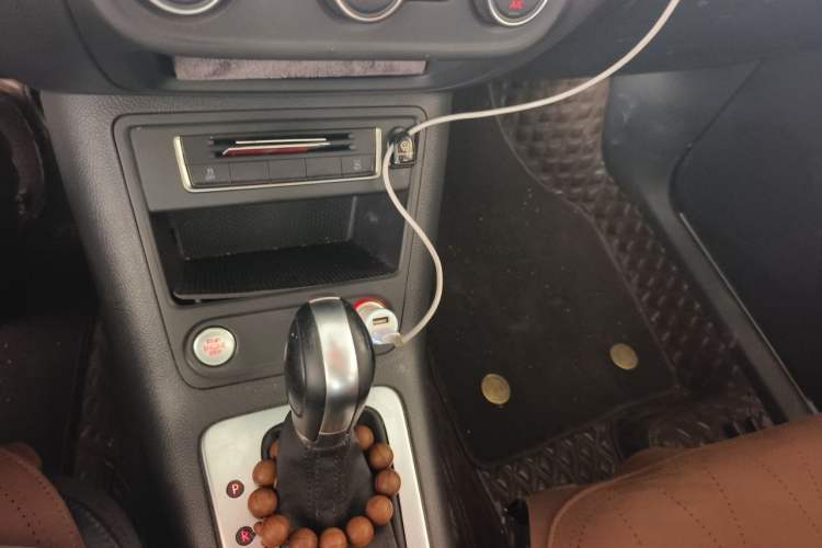 Used Volkswagen Tiguan 2015 1.8TSI Automatic Two-Wheel Drive Luxury Model Gear Lever