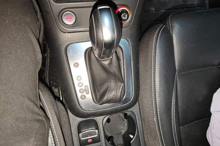 Used Volkswagen Tiguan 2015 1.8TSI Automatic Two-Wheel Drive Luxury Model Gear Lever