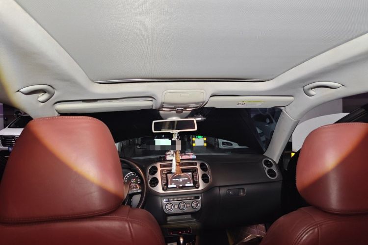 Used Volkswagen Tiguan 2015 2.0 TSI Automatic All-Wheel Drive Flagship Edition Headliner