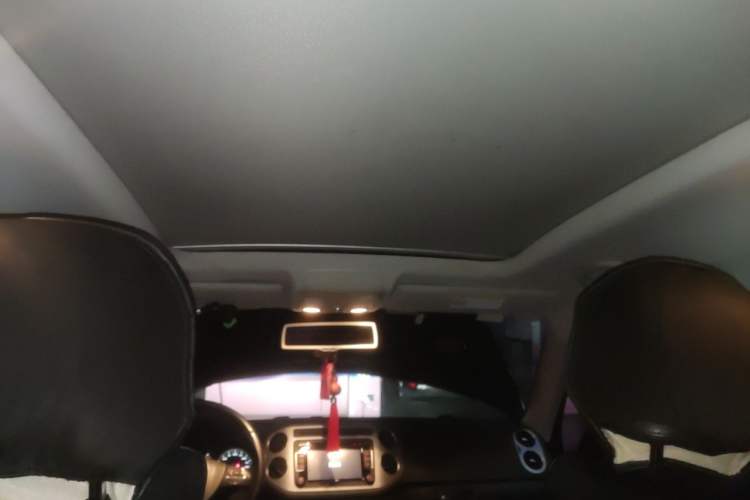 Used Volkswagen Tiguan 2015 1.8TSI Automatic Two-Wheel Drive Luxury Model Headliner