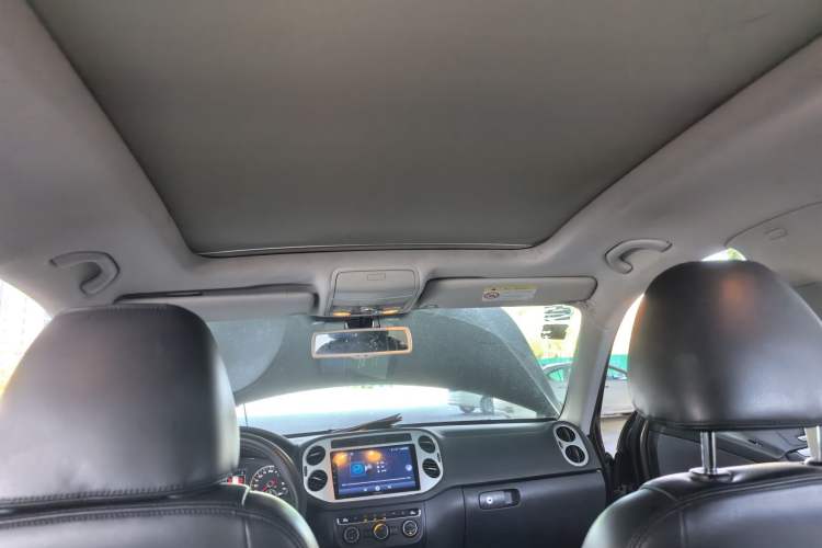 Used Volkswagen Tiguan 2015 1.8TSI Automatic Two-Wheel Drive Luxury Model Headliner