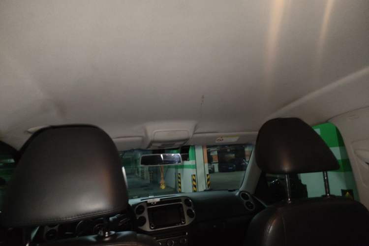 Used Volkswagen Tiguan 2015 1.8TSI Automatic Two-Wheel Drive Comfort Edition Headliner