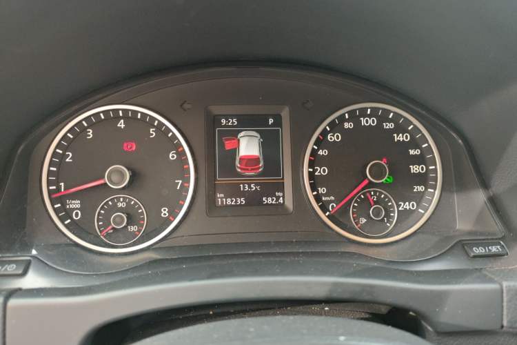Used Volkswagen Tiguan 2015 1.8TSI Automatic All-Wheel-Drive Luxury Model Instrument Cluster