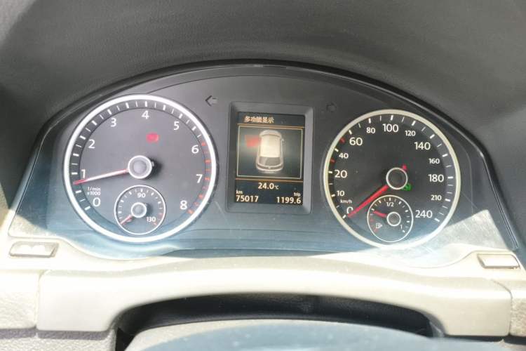 Used Volkswagen Tiguan 2015 1.8TSI Automatic Two-Wheel Drive Luxury Model Instrument Cluster