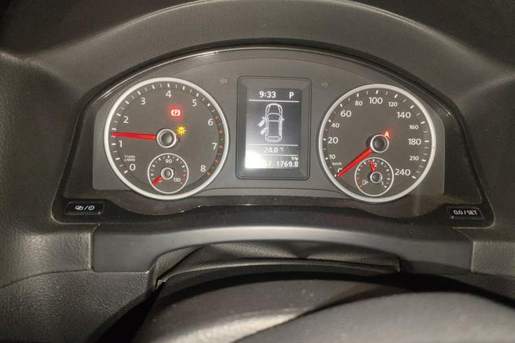 Used Volkswagen Tiguan 2015 1.8TSI Automatic Two-Wheel Drive Comfort Edition Instrument Cluster