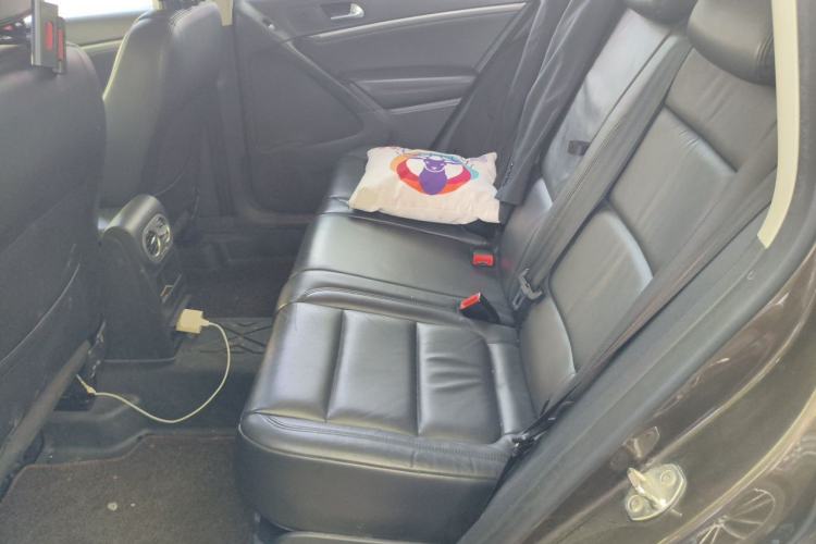 Used Volkswagen Tiguan 2015 1.8TSI Automatic Two-Wheel Drive Comfort Edition Left Rear Seat