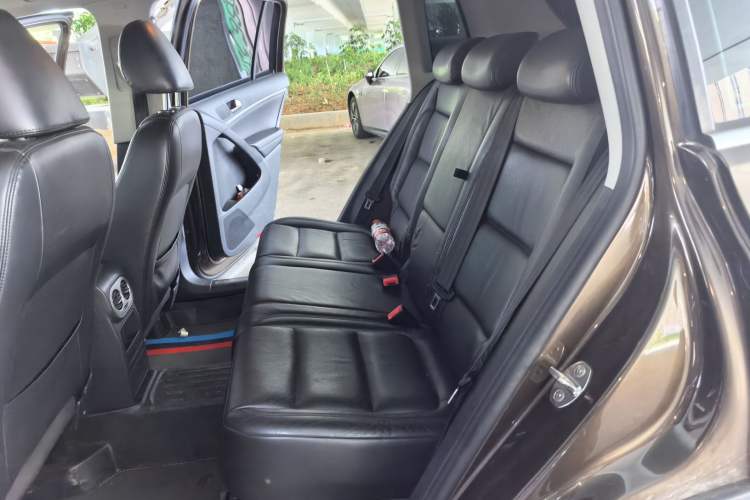 Used Volkswagen Tiguan 2015 1.8TSI Automatic Two-Wheel Drive Luxury Model Left Rear Seat