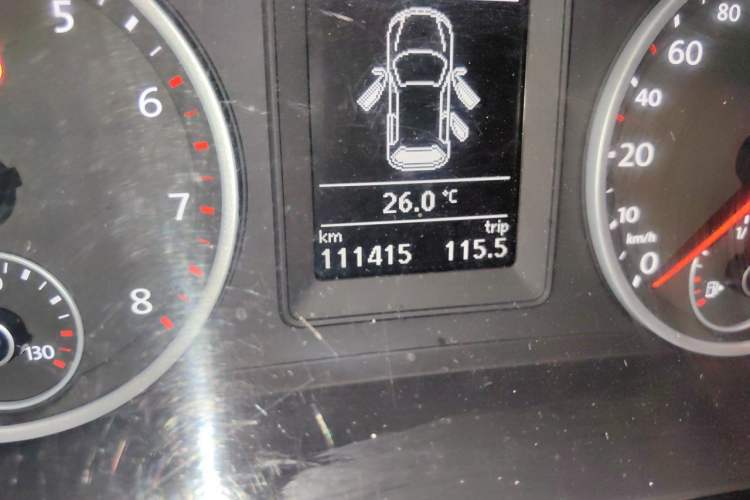 Used Volkswagen Tiguan 2015 1.8TSI Manual Two-Wheel-Drive Limited Edition Odometer Close Up