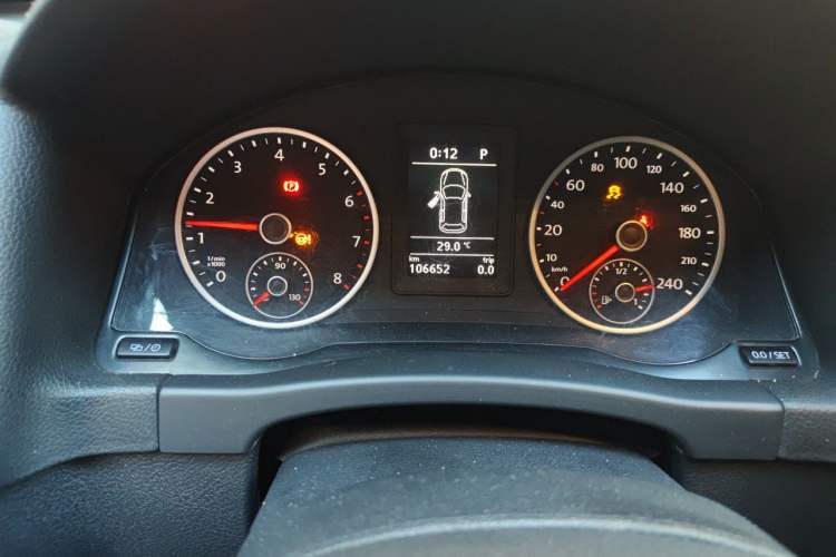 Used Volkswagen Tiguan 2015 1.8TSI Automatic Two-Wheel Drive Trend Edition Odometer Close Up