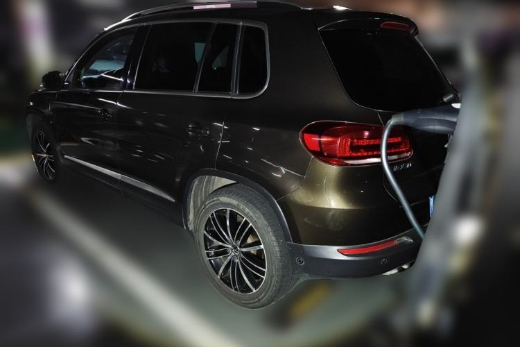 Used Volkswagen Tiguan 2015 2.0 TSI Automatic All-Wheel Drive Flagship Edition Rear Left 45 Deg