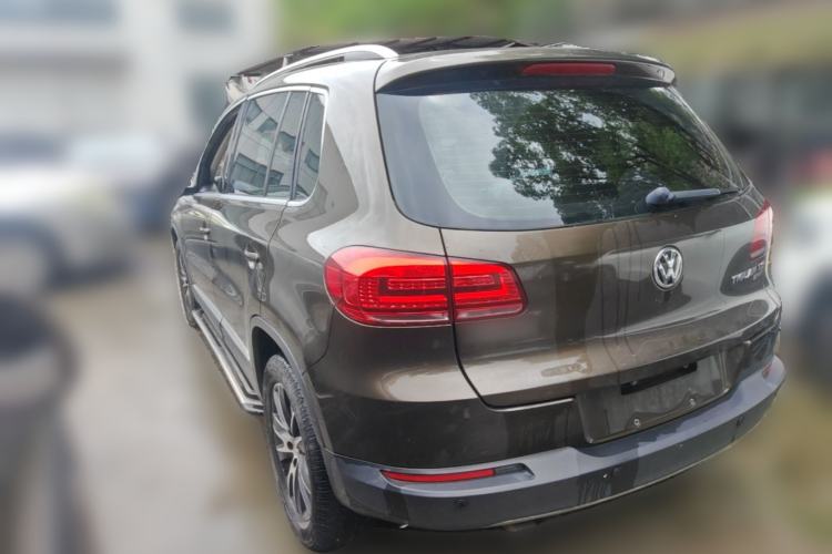 Used Volkswagen Tiguan 2015 1.8TSI Automatic All-Wheel-Drive Luxury Model Rear Left 45 Deg