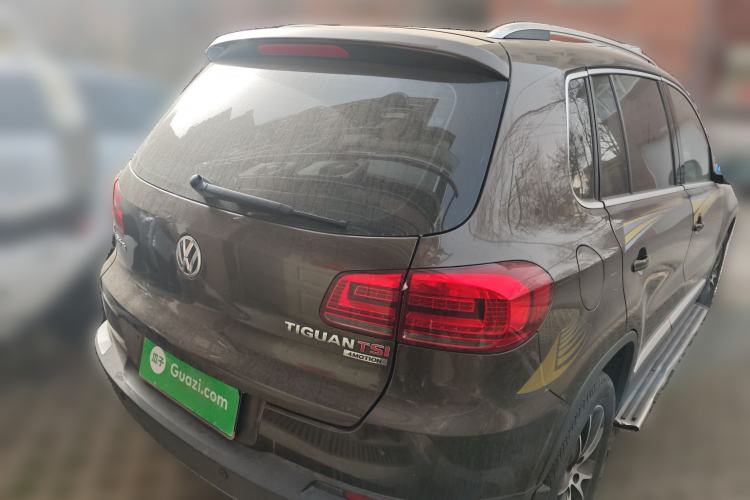 Used Volkswagen Tiguan 2015 1.8TSI Automatic All-Wheel-Drive Luxury Model Rear Right 45 Deg