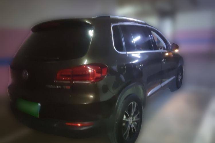 Used Volkswagen Tiguan 2015 1.8TSI Automatic Two-Wheel Drive Luxury Model Rear Right 45 Deg