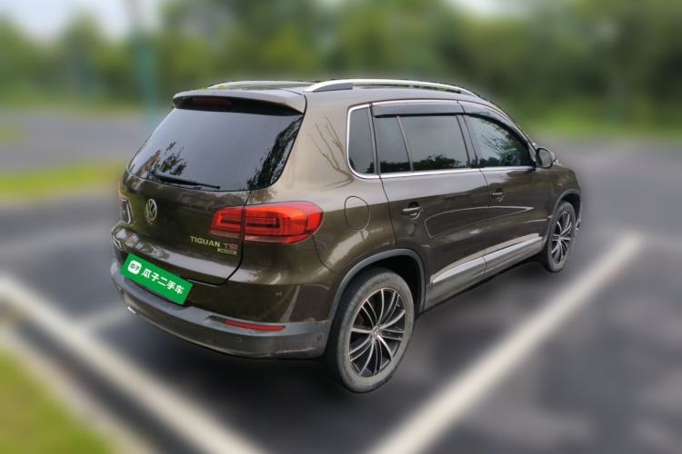 Used Volkswagen Tiguan 2015 2.0 TSI Automatic All-Wheel Drive Flagship Edition Rear Right 45 Deg