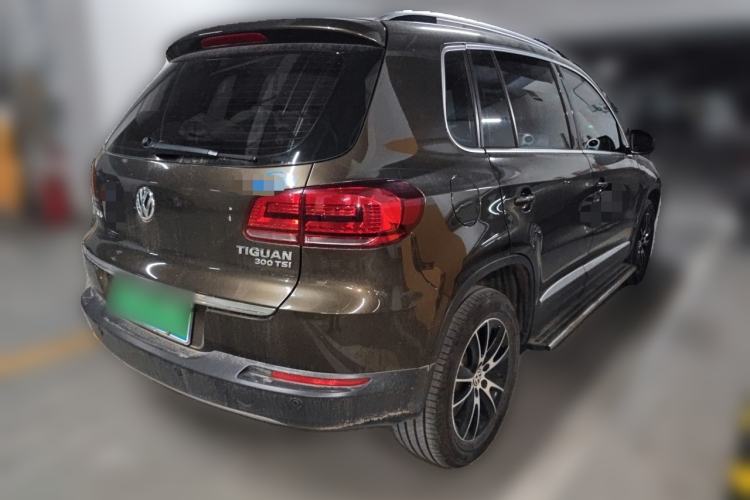 Used Volkswagen Tiguan 2015 1.8TSI Automatic Two-Wheel Drive Luxury Model Rear Right 45 Deg