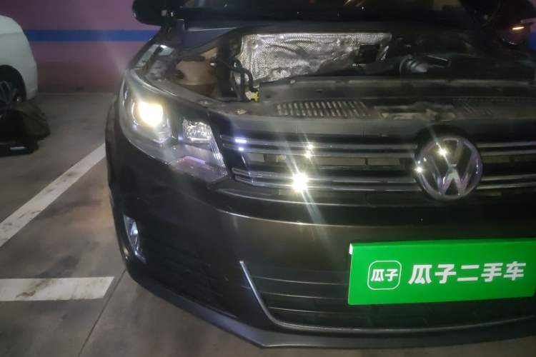 Used Volkswagen Tiguan 2015 1.8TSI Automatic Two-Wheel Drive Luxury Model Right Front Headlight