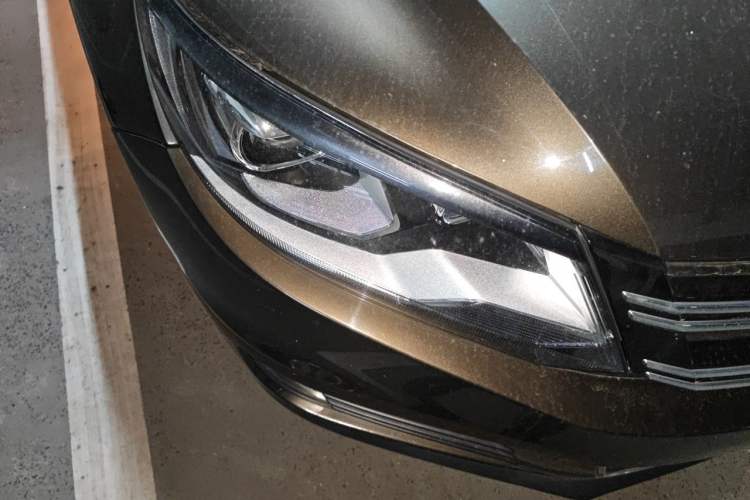 Used Volkswagen Tiguan 2015 1.8TSI Automatic Two-Wheel Drive Luxury Model Right Front Headlight