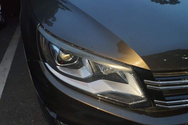 Used Volkswagen Tiguan 2015 1.8TSI Automatic Two-Wheel Drive Luxury Model Right Front Headlight