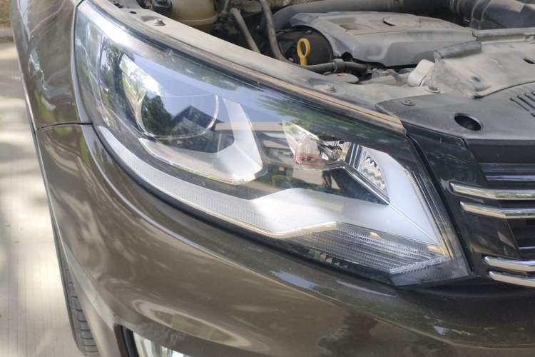 Used Volkswagen Tiguan 2015 1.8TSI Automatic Two-Wheel Drive Comfort Edition Right Front Headlight