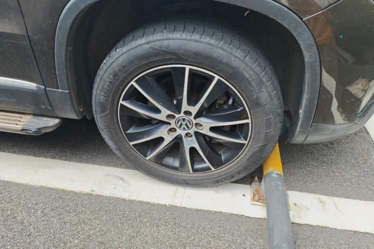 Used Volkswagen Tiguan 2015 1.8TSI Automatic Two-Wheel Drive Luxury Model Right Front Wheel Hub