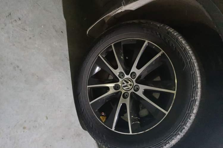 Used Volkswagen Tiguan 2015 1.8TSI Automatic Two-Wheel Drive Luxury Model Right Front Wheel Hub